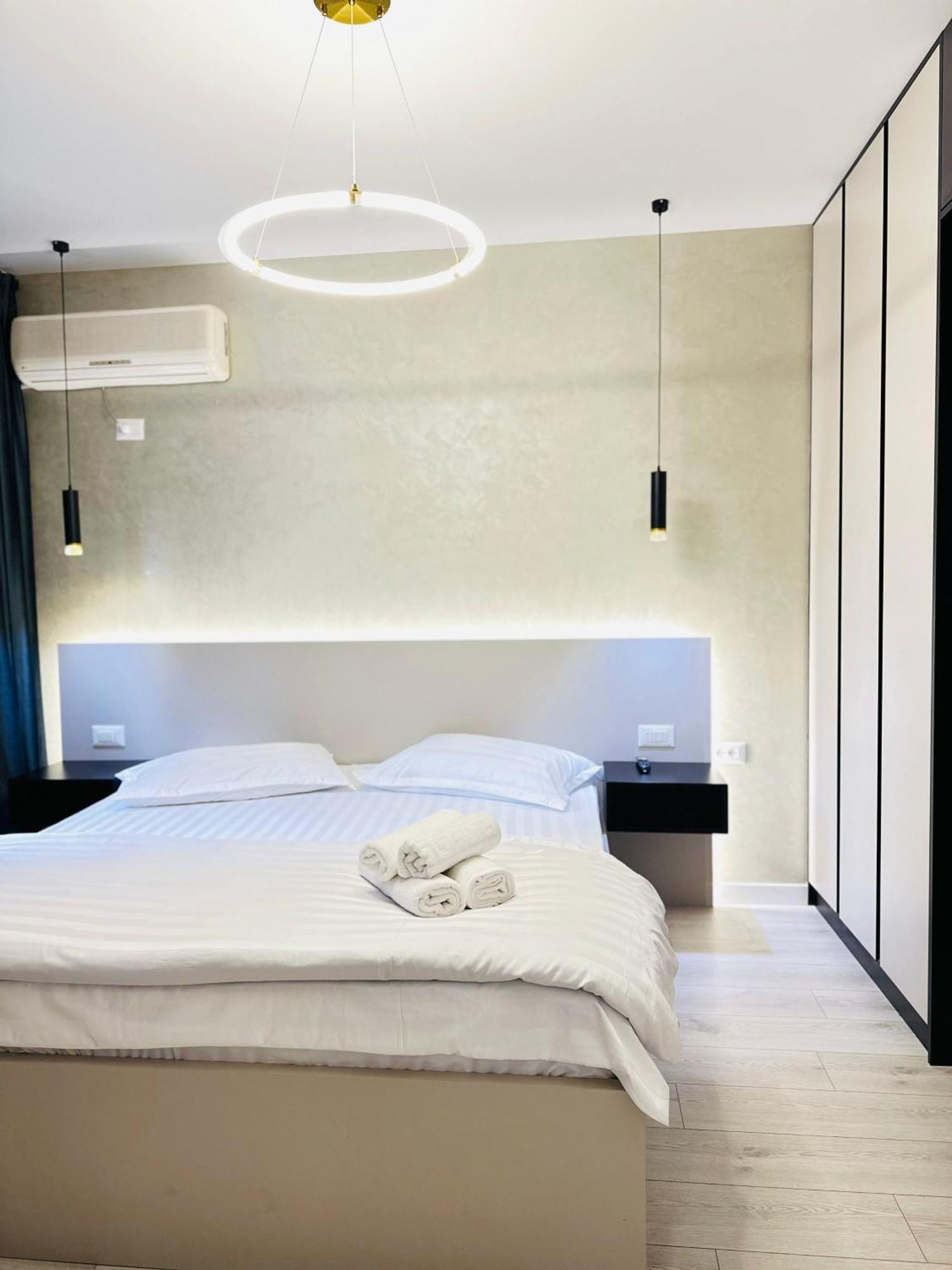 Luxurious Central Stay - Self Check-In Tirana Exterior foto